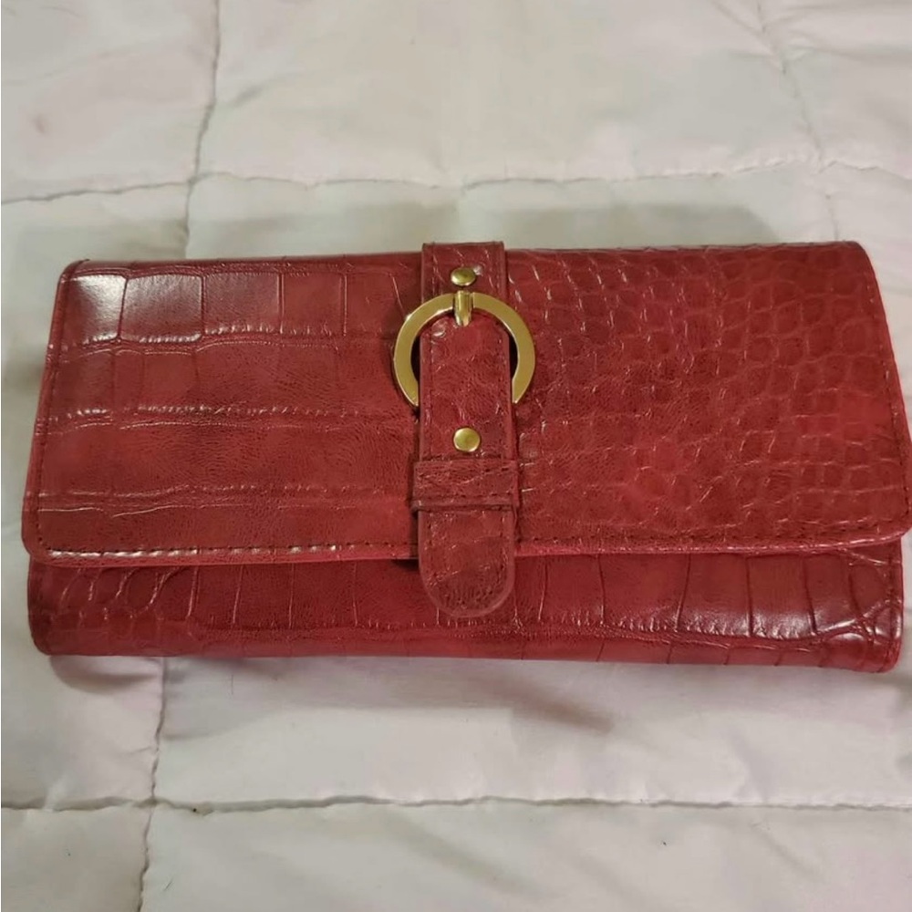 Elegant Red Crocodile-Embossed Clutch